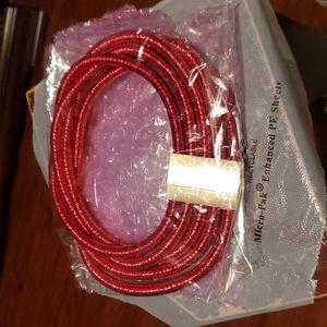 chocker in red